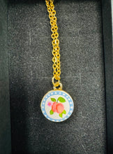 Load image into Gallery viewer, Mwclis charms bychan / Small charm necklace
