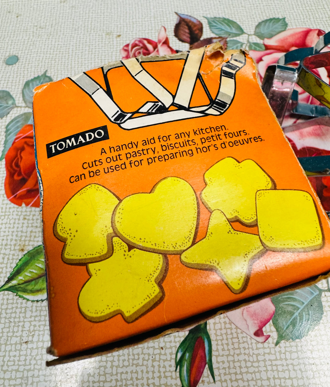 Pastry cutter William Levene Houswares 6 siâp gwahanol yn ei focs gwreiddiol o’r 60au / William Levene Houswares 6 different shapes Pastry cutter from the 60s in it’s original box
