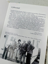 Load image into Gallery viewer, Llyfr ‘Seiat yr Adar’ o 1981 /  ‘Seiat yr Adar’ book from 1981
