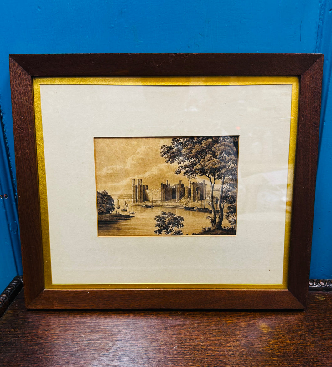 Darlun Hynafol o Gastell Caernarfon mewn ffrâm bren /Antique drawing of Caernarfon Castle in a wooden frame