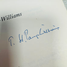 Load image into Gallery viewer, Llyfr clawr caled argraffiad cyntaf ‘Detholiad o gerddi’ T.H.Parry Wiiliams o 1972 wedi ei arwyddo gan y bardd / Signed first edition harback book ‘Detholiad o gerddi’ T.H.Parry Wiiliams from 1972
