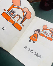 Load image into Gallery viewer, Llyfr ‘Sali Mali’ gan Mary Vaughan Jones i 1971 / ‘Sali Mali’ book by Mary Vaughan Jones from 1971
