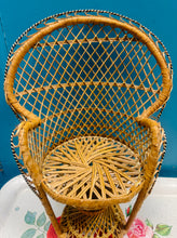 Load image into Gallery viewer, Cadair wicker paun Vintage ar gyfer dol / Vintage doll’s peacock wicker chair
