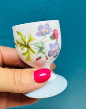 Load image into Gallery viewer, Ecob ‘Wild Flowers’ Shelley Vintage / Vintage Shelley ‘Wild Flowers’ egg cup
