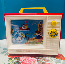 Load image into Gallery viewer, Bocs cerddoriaeth a theledu sgrin fawr Fisher Price Retro look / Retro look Fisher Price giant screen music box tv
