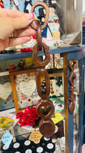 Load image into Gallery viewer, Llwy Garu Gymreig 2 bêl wedi’i wneud â llaw / Handmade 2 ball Welsh Love Spoon
