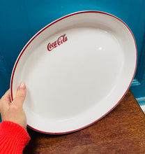 Load image into Gallery viewer, Dysgl pobi hirgrwm Coca-Cola Retro prin / Rare Retro Coca-Cola oval baking dish
