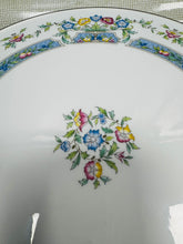 Load image into Gallery viewer, Plat teisen a chyllell gweini Mayfield Royal Worcester Vintage o 1981 / Vintage Mayfield Royal Worcester cake plate and serving knife from 1981
