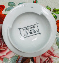 Load image into Gallery viewer, Cynhesydd Bwyd Pyramid Ironstone Gwyn Hynafol Clarks gyda Hysbysebu Hynafol / Antique White Ironstone Clarks Pyramid Food Warmer with Antique Advertising
