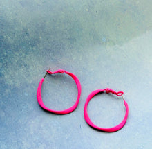 Load image into Gallery viewer, Hoops Troellog Jack &amp; Freda / Jack &amp; Freda Twisty Hoops
