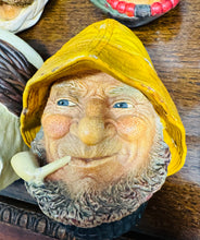 Load image into Gallery viewer, Pen Old Salt Chalkware Bossons Vintage o 1971
/ Vintage Bossons Chalkware wall hanging Old Salt head from 1971
