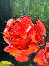 Load image into Gallery viewer, Darlun olew rhosod gan artist Hilda Wilkin mewn ffrâm dderw Vintage / Vintage framed roses oil painting by artist Hilda Wilkin
