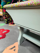 Load image into Gallery viewer, Stôl droed wedi ei pheintio a’i gorchuddio â decoupage / Decoupage and painted foot stool
