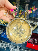 Load image into Gallery viewer, Cloc a cwmpawd brass gwydr chwyddedig / Brass magnifying glass table clock and compass
