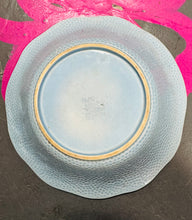 Load image into Gallery viewer, Powlen weini las â mefud Melba Ware Vintage / Vintage strawberry blue Melba Ware serving bowl
