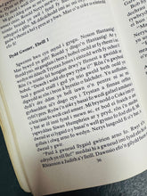 Load image into Gallery viewer, Nofel ‘Tydi bywyd yn boen!’ gan Gwenno Hywyn o 1988
/ ‘Tydi bywyd yn boen!’ novel by Gwenno Hywyn from 1988
