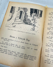 Load image into Gallery viewer, Cylchgrawn ‘Cymru’r Plant’ Ebrill 1931/  ‘Cymru’r Plant’ magazine from April 1931
