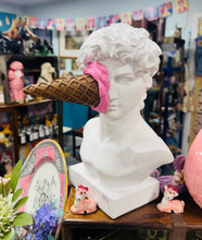 Load image into Gallery viewer, Bust David a Hufen Iâ / David and Ice Cream bust
