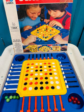 Load image into Gallery viewer, Gêm ‘Stay Alive’ Vintage o 1975 / ‘Stay Alive’ Vintage game from 1975
