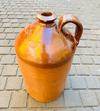 Load image into Gallery viewer, Flagon ‘Stutfield &amp; Sons’ crochenwaith Hynafol /Vintage ‘Stuttield &amp; Sons’ stoneware flagon
