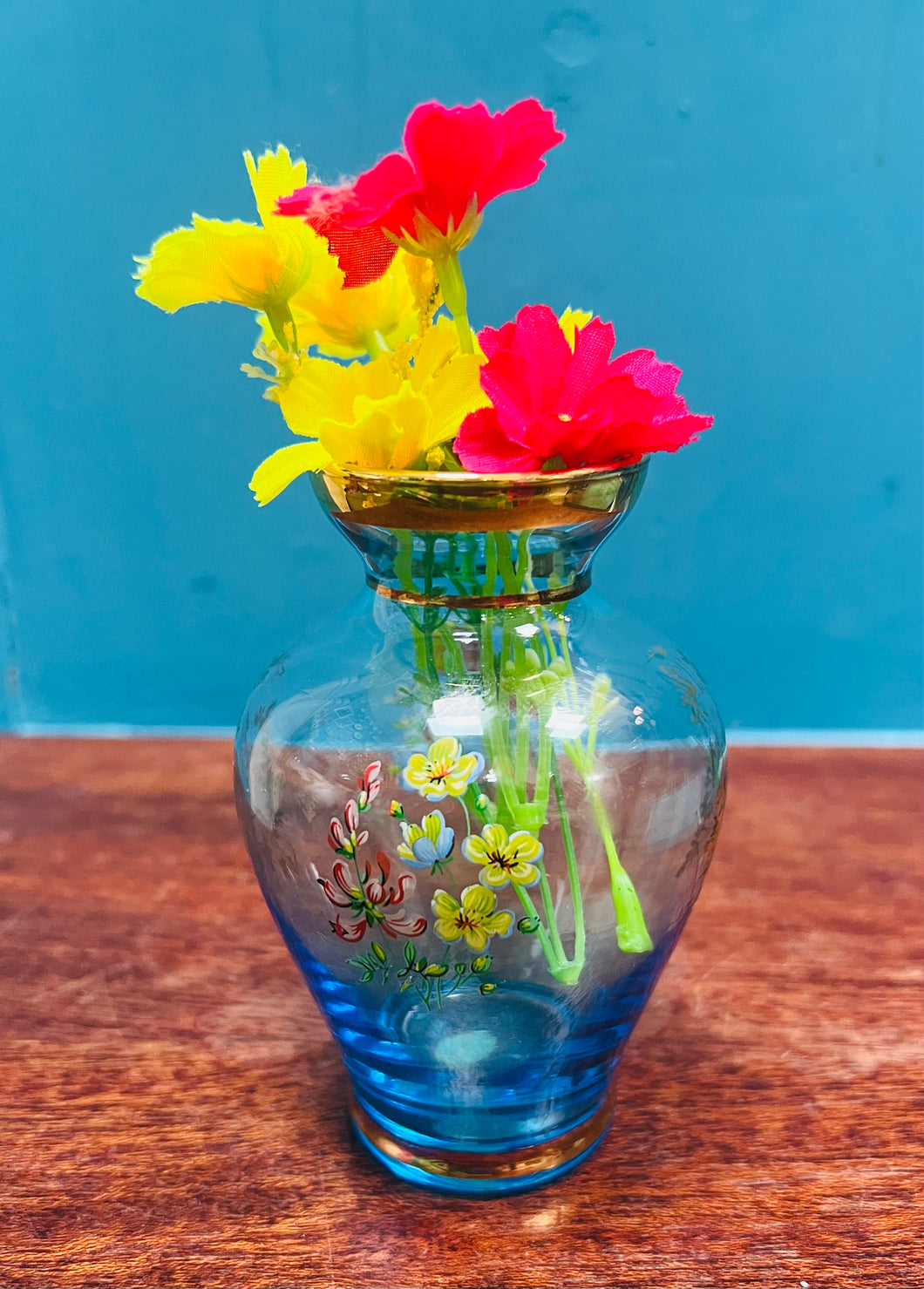 Fâs blodeuyn gwydr turquoise Vintage o’r Eidal / Vintage Italian turquoise glass bud vase