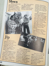 Load image into Gallery viewer, ‘Llyfr Mawr 3 HTV’ Vintage o 1980 / Vintage ‘Llyfr Mawr 3 HTV’ book from 1980

