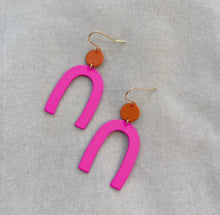Load image into Gallery viewer, Clustlysau Dolly Jack &amp; Freda / Jack &amp; Freda Dolly Earrings
