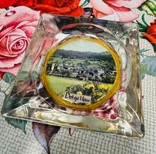 Load image into Gallery viewer, Blwch Llwch ‘Dolgellau’ gwydr Retro o’r 70au / Retro glass ‘Dolgellau’ ashtray from the 70s
