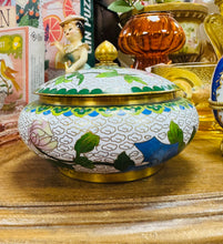 Load image into Gallery viewer, Trinket Box enamel lliwgar Vintage / Vintage colourful enamel trinket box
