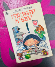 Load image into Gallery viewer, Nofel ‘Tydi bywyd yn boen!’ gan Gwenno Hywyn o 1988
/ ‘Tydi bywyd yn boen!’ novel by Gwenno Hywyn from 1988
