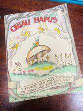 Load image into Gallery viewer, Llyfr ‘Oriau Hapus’ gan Mary O. Williams o 1953 / Oriau Hapus’ book by Mary O. Williams from 1953
