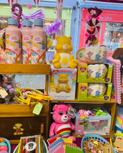 Load image into Gallery viewer, Mwg mawr Care Bear mewn bocs / Large Care Bear mug in a box
