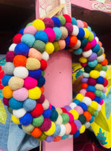 Load image into Gallery viewer, Wreath ffelt amryliw / Multicoloured felt wreath
