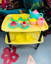 Load image into Gallery viewer, Troli ‘Hostes’ plastig Vintage Redblox o'r 70au / Vintage Redblox toys plastic hostess trolley from the 70s
