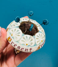 Load image into Gallery viewer, Pin cushion ‘A Present from Penmaenmawr’ ceramig Hynafol / Antique ‘A Present from Penmaenmawr’ ceramic pin cushion
