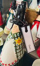 Load image into Gallery viewer, Gwen y Ladi Gymreig seramig wedi ei gwneud â llaw / Handmade ceramic Gwen the Welsh Ladi
