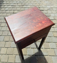 Load image into Gallery viewer, Bocs gwnio pren Hynafol ar goesau / Antique wooden seeing box on legs
