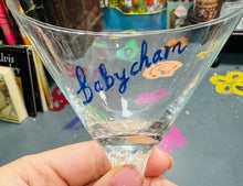 Load image into Gallery viewer, Gwydyr Martini Babycham prin o’r 70au / Rare Babycham Martini Glass from the 70s

