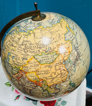 Load image into Gallery viewer, Atlas Glôb Daearol Hynafol 10 modfedd o&#39;r 1930au, yn cynnwys llwybrau rheilffyrdd a llongau / Antique Geographic 10 Inch Terrestrial Globe Atlas railways steamers and sea routes from the 1930s
