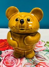 Load image into Gallery viewer, Pot Mêl siâp arth Vintage o’r 80au / Vintage Honey Bear pot from the 80s
