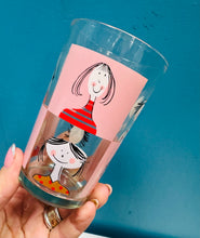 Load image into Gallery viewer, Pâr o wydrau Vintage bechgyn a merched / Vintage pair of boys and girls tumblers
