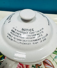 Load image into Gallery viewer, Cynhesydd Bwyd Pyramid Ironstone Gwyn Hynafol Clarks gyda Hysbysebu Hynafol / Antique White Ironstone Clarks Pyramid Food Warmer with Antique Advertising
