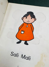 Load image into Gallery viewer, Llyfr ‘Sali Mali’ gan Mary Vaughan Jones i 1971 / ‘Sali Mali’ book by Mary Vaughan Jones from 1971
