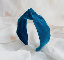 Load image into Gallery viewer, Band gwallt melfed moethus teal / Teal luxury velvet headband
