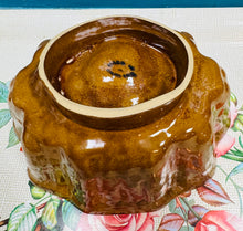 Load image into Gallery viewer, Mowld pwdin / jeli mawr Hynafol brown o’r oes Fictoraidd / Antique Victorian brown large pudding / jelly mould
