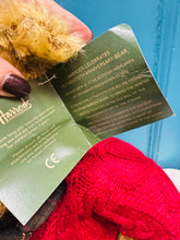 Load image into Gallery viewer, Tedi Nadoligaidd Harrods o 2005 / Harrods Christmas Bear from 2005
