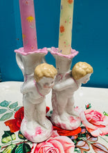 Load image into Gallery viewer, Pâr o ganhwyllbrenau seramig Ceriwbiaid Fictoraidd / Pair of ceramic Victorian Cherub candlesticks
