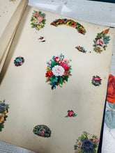 Load image into Gallery viewer, Llyfr Scrap 30 tudalen Hynafol Fictoraidd / Antique Victorian 30 page Scrap Book
