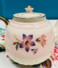 Load image into Gallery viewer, Tebot Sadler bychan pinc a blodeuog / Vintage Sadler small pink and floral Vintage teapot
