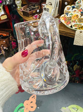 Load image into Gallery viewer, Jwg gwydr Crisial trwm Vintage / Vintage heavy Crystal glass jug
